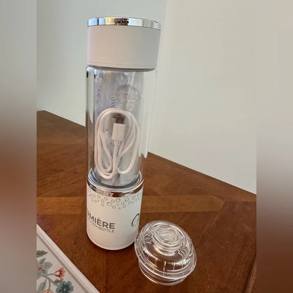 Lumiere Hydrogen Infusing Water Bottle - Has many health benefits! - Picture 7 of 14